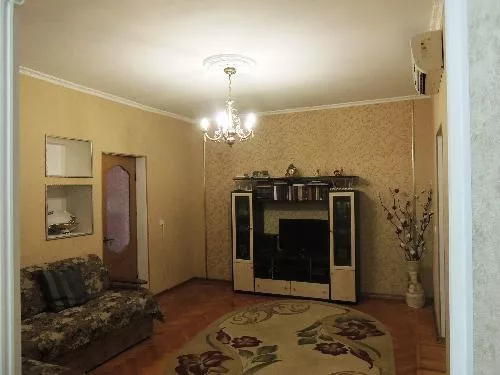 Квартира с дизайнерским ремонтом в Гагре
